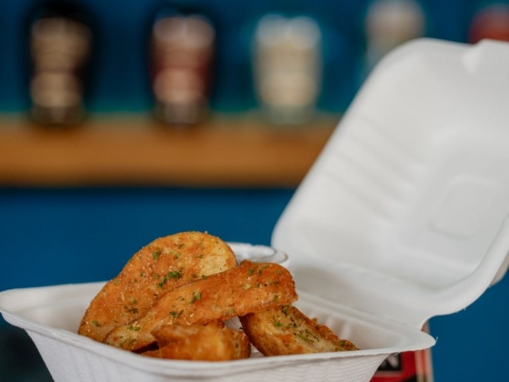 Utopia Corner Bar & Grill