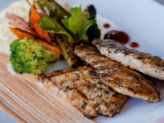 Grill Chicken Breast, Mashed Potatoes & Sautéed Vegetables